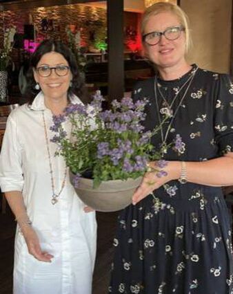 Die scheidende Clubpräsidentin Brixi Möller-Piper (v. l.) und ihre Nachfolgerin Anja Mitsch.