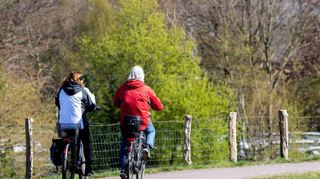 Die Stiftung Warentest hat neun Elektrofahrräder unter die Lupe genommen.