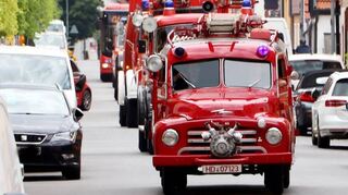 Bei der Ausfahrt der historischen Fahrzeuge war so mancher Augenschmaus mit dabei – aber ihren Zweck erfüllten die Wagen zu ihrer Zeit auf jeden Fall.