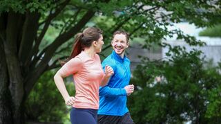 Beschwingt loslaufen: Jogger brauchen kaum Ausrüstung.