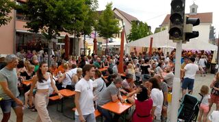 Am bevorstehenden Wochenende wird in den Mannheimer Stadtteilen ausgiebig gefeiert. Im Bild eine Impression von der Wallstadter Kerwe im Jahr 2019.