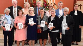 Ein gutes Dutzend Konfirmanden erinnerten sich an ihr Fest vor 60 Jahren, die diamantene Einsegnung.