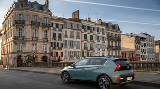 mid Groß-Gerau - Bayonne liegt im französischen Teil des Baskenlandes. Nach der malerischen Ortschaft ist der Hyundai Bayon benannt.