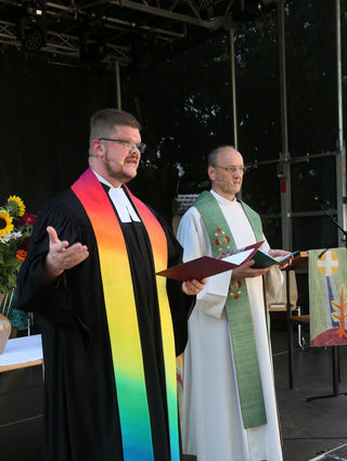 Tobias Habicht (l.) und Reinhold Lovasz gestalten den Gottesdienst.