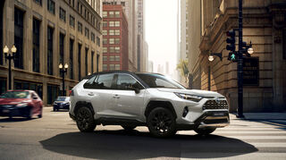 mid Groß-Gerau - Multimedial auf dem neusten Stand: der Toyota RAV4 des Modelljahres 2023.
