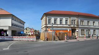 Die Schwetzinger Straße, die am Rathaus vorbeiführt ist Teil des zweiten Bauabschnitts bei der Neugestaltung der Plankstadter Ortsmitte.