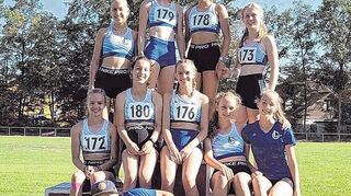 Die U16-Leichtathletinnen des TSV Oftersheim gewinnen beim Kreispokal auf der heimischen Anlage Silber.