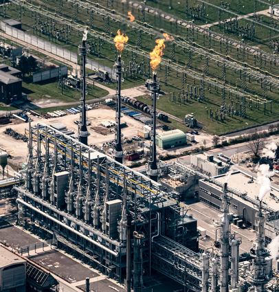 Netzbetreiber verteilen das Gas an die Betriebe. Unser Bild zeigt einen Anlagenteil der BASF in Ludwigshafen.