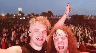 Das ist der Beweis von der Bühne: Tobias Alt und Thomas Winckler rocken Wacken – als „amtlichen Abriss“ wie es im Fachjargon heißt.