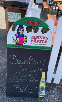 Es gibt also doch Backfisch auf dem Fest, das seinen Namen trägt.