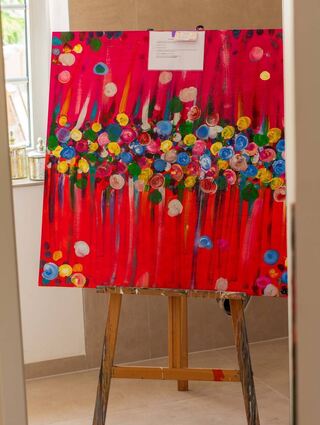 Das versteigerte Bild von Alexandra Ulrich und ihrer Tochter Sonja-Kristin. Dieses Motiv brachte Ulrich 2019 zum Acrylmalen.