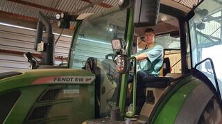Gut, dass Traktorfahren im Auto-Führerschein (Klasse B) enthalten ist.