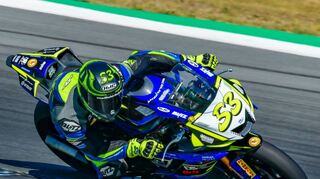 Das Hockenheimer Rennsporttalent Nicolai Kraft fährt auf seiner Yamaha R6 im niederländischen Assen in beiden IDM-Supersport-Rennen auf Platz 13 und ergattert dabei erste Punkte.