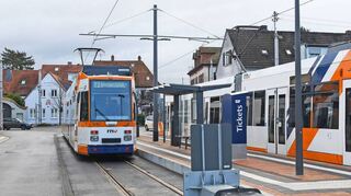 Dauerthema Verkehr: Die Eppelheimer Sozialdemokraten können sich eine Straßenbahnverlängerung – hier die vor einigen Monaten neu angelegten Gleise und Haltestellen für Bus und Bahnen an der Kirchheimer Straße – südlich des Kreisels vor Plankstadt zum Bahnhof vorstellen. Eine direkte Anbindung an den Schwetzinger Bahnhof ermögliche unter anderem eine schnelle Verbindung nach Mannheim und Karlsruhe.