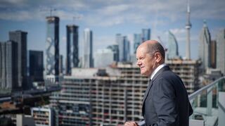 Es ist seine bisher längste Antrittsreise: Bundeskanzler Olaf Scholz (SPD) ist mit einer Wirtschaftsdelegation im kanadischen Toronto zu Besuch.