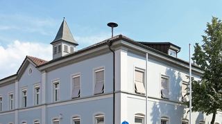 Die Sirene auf dem Rathaus kann dank neuer Beschallungsprognose zurückgebaut werden.