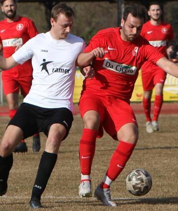 Rohrhofs Jad Chehade (r.) möchte im Heimspiel gegen Neulußheim die 0:4-Niederlage gegen Pfingstberg vergessen machen.