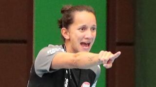 Bären-Trainerin Franziska Steil empfängt mit ihrem Team Anfang September den ESV Regensburg in der ersten DHB-Pokalrunde.