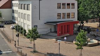 Das Rathaus Oftersheim, fotografiert im Jahr 2015<br />