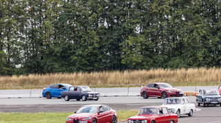 mid Bad Sobernheim - Hier wird gemütlich gefahren, damit die Oldtimer eine Chance gegen die modernen PS-Monster haben.