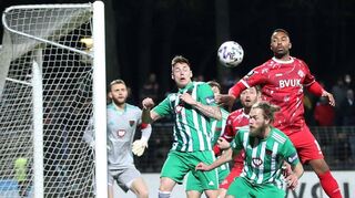 Das bislang letzte Derby zwischen Schweinfurt und Kickers fand im Frühjahr statt. Damals setzten sich die Würzburger im Pokal relativ deutlich mit 4:1 durch.
