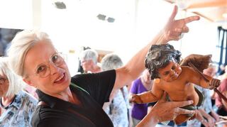 Wer lange genug stöbert, der findet auch eine außergewöhnliche Dekofigur: Martina Netzer hat wohl ihr persönliches Schutzengelchen gefunden.