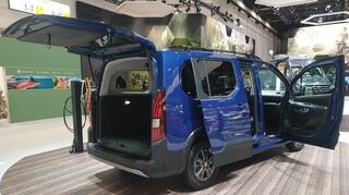mid Düsseldorf - Große Heckklappe und Schiebetüren haben Peugeot Rifter und Opel Combo.