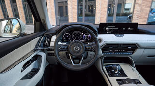 mid Düsseldorf - Das Interieur des Mazda CX-60 ist von japanischem Kunsthandwerk inspiriert.