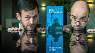 Die „Schwiegersöhne Mannheims“, Bernhard Sommer und Jens Holzinger, widmen sich humorvoll-musikalisch dem Krimi „Dexter im Quadrat“.