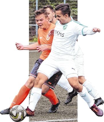 Patrick Pfau (SGO, weiß) bekommt die Gegenwehr von Julien Patsch zu spüren. Am Ende siegt er mit seiner Mannschaft gegen Rohrhof mit 3:0.