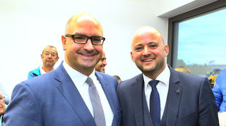 Jens Geiß und Pascal Seidel nach der  Bürgermeisterwahl in Oftersheim.