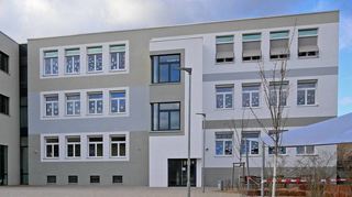 Steht vor der Erweiterung: Wenn der Gemeinderat zustimmt, wird die in den vergangenen Jahren umfassend modernisierte Albert-Schweitzer-Schule um einen Anbau bereichert.