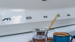 mid Groß-Gerau - Am 1. Oktober ist internationaler Tag des Kaffees. Das Heißgetränk hat eine große Fangemeinde. Genauso wie der Opel Mokka.