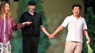 „Fridays for Future“ à la Mozart: Bastienne (Elena Bechter), Colas (Serhil Moskalschuk) und Bastien (Haesu Kim).