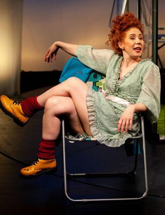 Laura Kaiser spielt in „Die Leiden des jungen Werther“ die Lotte. Sie ist verlobt mit Albert, doch das ist ja noch der junge Werther . . .