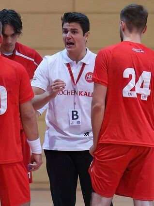 Niels Eichhorn ist Plankstadts Trainer-Urgestein. Rechts Torhüter Raúl Lazaro Garcia.