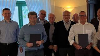 Zahlreiche Mitglieder werden beim Ehrenabend des Musikvereins – Bläserakademie für ihr langjähriges aktives und passives Engagement ausgezeichnet.
