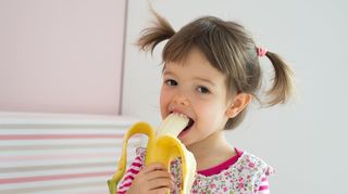 Bananen sind gesund und enthalten unter anderem Kalium, Magnesium und Vitamin B6.