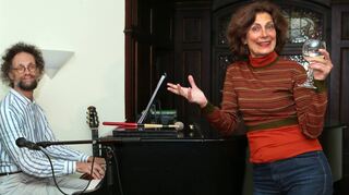 Opa Clemens Maria Kitschen und Oma Madeleine Sauveur machen sich auch musikalisch ihre Gedanken ums Alter.