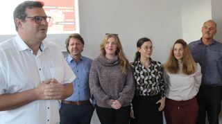 Unterstützt die BI offen: Bürgermeister Nils Drescher (v. l.) mit Jörg Rauch, Alexandra Ulrich, Caren Thönnessen-Knoglinger, Chrysoula Christopulou, Rolf Hallwachs und Simpon Stephan.