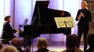 Perfekte Harmonie: Yannick Rafalimanana am Flügel und Nikolaus Friedrich.