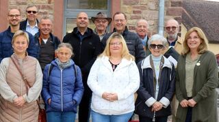 Auf dem Rundgang durch die Hockenheimer Innenstadt: die CDU-Delegation aus Hohenstein-Ernstthal und ihre Gastgeber mit den OB Lars Kluge und Marcus Zeitler.