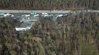 Ausgedünnt und von Trockenheit geschädigt: Der Stadtwald nahe der Autobahn (hier im Februar 2021), hat Aufforstung dringend nötig – nun wird zumindest nichts abgeholzt für die Erweiterung.