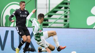 Der SV Sandhausen hofft gegen Magdeburg auf eine weitere Steigerung von Arne Sicker – hier im Zweikampf mit Damian Michalski (SpVgg Greuther Fürth).