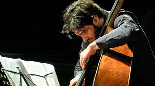 Bassist Igor Spallati stammt aus Perugia. Er lebt und arbeitet mittlerweile in Berlin.