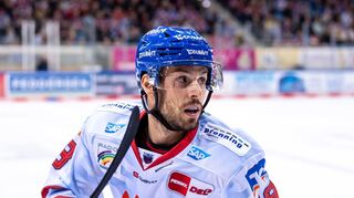 Luca Tosto erzielte beim verdienten Adler-Sieg in Schwenningen sein erstes Saisontor.