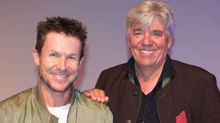 Felix Baumgartner (v.l.) und Museumsleiter Hermann Layher vor dem Dokumentarfilm im Technik Museum Speyer.