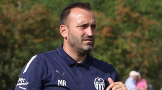 Marco Rocca, Trainer des Landesligisten Spvgg Ketsch blickt nicht ohne Bedenken Richtung Derby gegen Brühl.