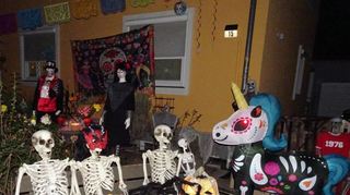 Lädt Familie Kästel aus Plankstadt Gäste zu Halloween ein, kommen die ganz offensichtlich aus dem Reich der Toten.
