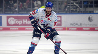 Für Adler-Stürmer Ryan MacInnis steht das Comeback bevor.